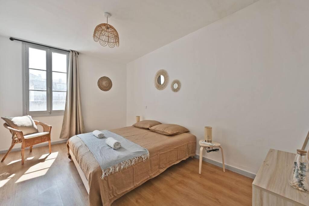 Au Coeur Des Platanes - Parking Gratuit Sous-Terrain - Clim - Balcon Avignon Exterior foto