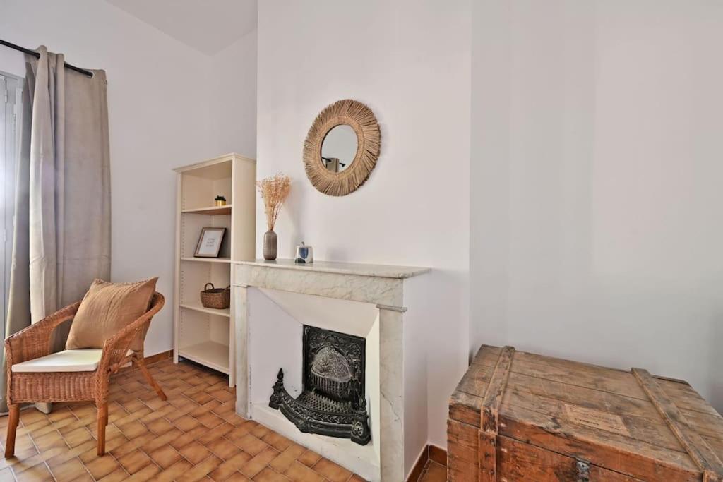 Au Coeur Des Platanes - Parking Gratuit Sous-Terrain - Clim - Balcon Avignon Exterior foto