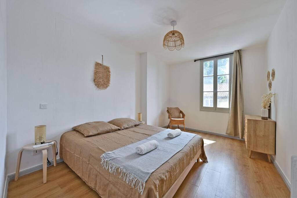 Au Coeur Des Platanes - Parking Gratuit Sous-Terrain - Clim - Balcon Avignon Exterior foto