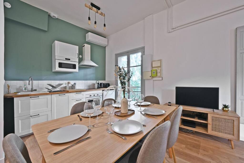 Au Coeur Des Platanes - Parking Gratuit Sous-Terrain - Clim - Balcon Avignon Exterior foto