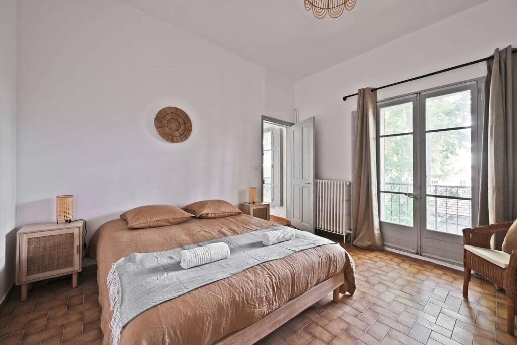 Au Coeur Des Platanes - Parking Gratuit Sous-Terrain - Clim - Balcon Avignon Exterior foto