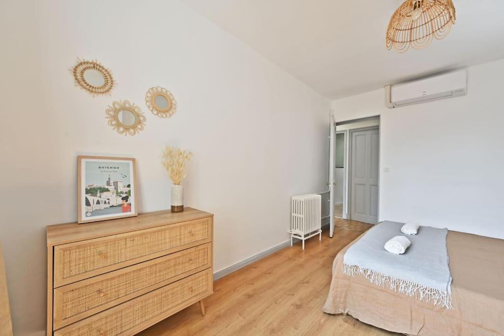 Au Coeur Des Platanes - Parking Gratuit Sous-Terrain - Clim - Balcon Avignon Exterior foto