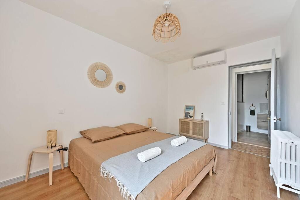 Au Coeur Des Platanes - Parking Gratuit Sous-Terrain - Clim - Balcon Avignon Exterior foto